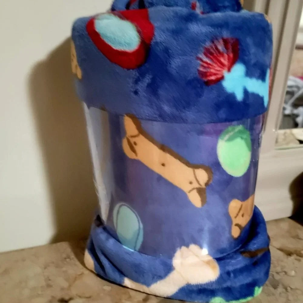 The Big One Oversized Supersoft Plush Throw, NWT